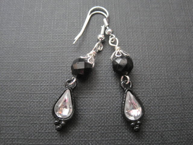 Gothic Victorian Black Crystal Dangle Earrings Vamps Jewelry Gothic Victorian Black Crystal Dangle Earrings Vamps Jewelry