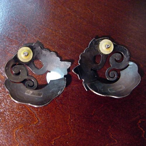80s 90s Deco Curves Berebi Earrings Pretty Sweet Vintage 80s 90s Deco Curves Berebi Earrings Product Image